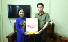 Thăm, tặng quà gia đình chính sách, người có công với cách mạng trên địa bàn tỉnh Ninh Bình