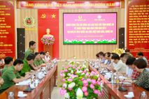 Đoàn công tác Bộ Công an làm việc về khắc phục hậu quả cơn bão số 5 tại Khu di tích Quốc gia đặc biệt Kim Liên