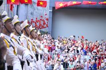 Diễu binh, diễu hành trong vòng tay của Nhân dân