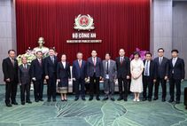 Strengthening cooperation between Vietnamese and Lao Public Security Forces