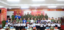 Công an thành phố Cần Thơ chung tay trao gửi yêu thương