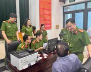 Thanh Hóa: Địa phương đầu tiên trong cả nước cấp phát Thẻ đảng viên gắn chíp theo mẫu mới