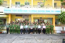 Công an tỉnh Vĩnh Long khai giảng lớp bồi dưỡng tiếng Khmer cho cán bộ, chiến sĩ