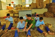 Tôn trọng và bảo đảm thực hiện đầy đủ quyền con người, quyền trẻ em theo Hiến pháp và công ước quốc tế