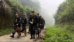 Cảnh sát cơ động hành quân dã ngoại, thực binh gắn với công tác dân vận và an sinh xã hội