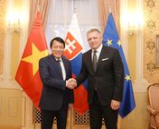 Thủ tướng Slovakia Robert Fico tiếp Bộ trưởng Lương Tam Quang