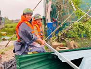 Thủ tướng chỉ đạo khẩn trương khắc phục hậu quả bão số 10 và mưa lũ