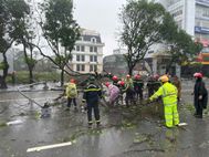 Lực lượng Công an nhân dân tập trung ứng phó, khắc phục hậu quả bão số 10 và mưa lũ sau bão