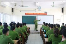 Hoàn thiện hệ thống văn bản quy phạm pháp luật về công tác quản lý giáo dục học viên các học viện, trường Công an nhân dân