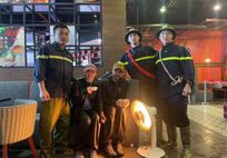Police successfully rescue two foreign tourists lost in Hoang Lien National Park
