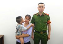 Sơn La: Công an xã Mường La giúp đỡ cháu bé đi lạc về với gia đình