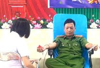 Nghệ An: Cán bộ Công an xã kịp thời hiến máu cứu người qua cơn nguy kịch