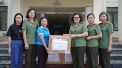 Hội Phụ nữ Công an nhân dân trao quà hỗ trợ khắc phục hậu quả thiên tai và động viên gia đình lực lượng an ninh cơ sở