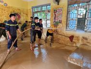 Lực lượng Công an tỉnh Lạng Sơn khẩn trương giúp Nhân dân khắc phục hậu quả sau bão