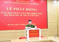 Bộ Tư lệnh Cảnh sát cơ động quyên góp ủng hộ Nhân dân bị thiệt hại do bão số 10 và bão số 11 gây ra
