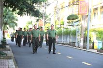 Thứ trưởng Đặng Hồng Đức làm việc với Trường Đại học An ninh nhân dân