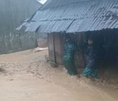 Quảng Ngãi: Công an xã Đăk Plô kịp thời ứng phó, khắc phục sạt lở do mưa lớn kéo dài