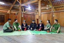 Quảng Ninh: Phát huy hiệu quả vai trò tuyên truyền pháp luật cho người có uy tín vùng dân tộc thiểu số