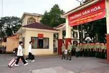 “Mẹ đỡ đầu” trong lực lượng Công an nhân dân: Hành trình gieo yêu thương, nâng bước những ước mơ xanh