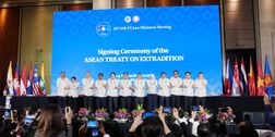 Bộ trưởng Lương Tam Quang dự Lễ ký Hiệp định ASEAN về dẫn độ