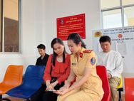 Công an tỉnh Cà Mau đẩy mạnh tuyên truyền, hướng dẫn Nhân dân cài đặt ứng dụng số VNeTraffic trong lĩnh vực giao thông